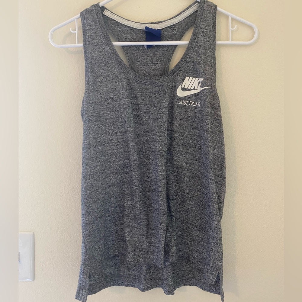 Nike raced back tank size small heather gray